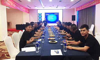 榮高伸縮門首屆代理商委員會(huì)戰(zhàn)略研討會(huì)于成都勝利召開！